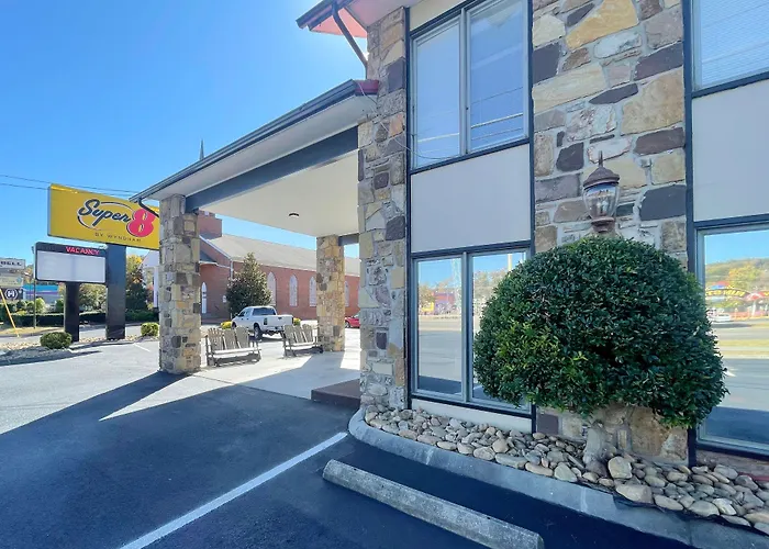 Super 8 By Wyndham Pigeon Forge Downtown